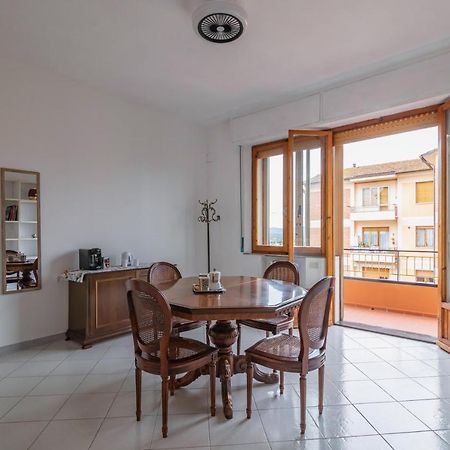 Апартаменти Comfy Flat Steps Away From Siena Station! Екстер'єр фото