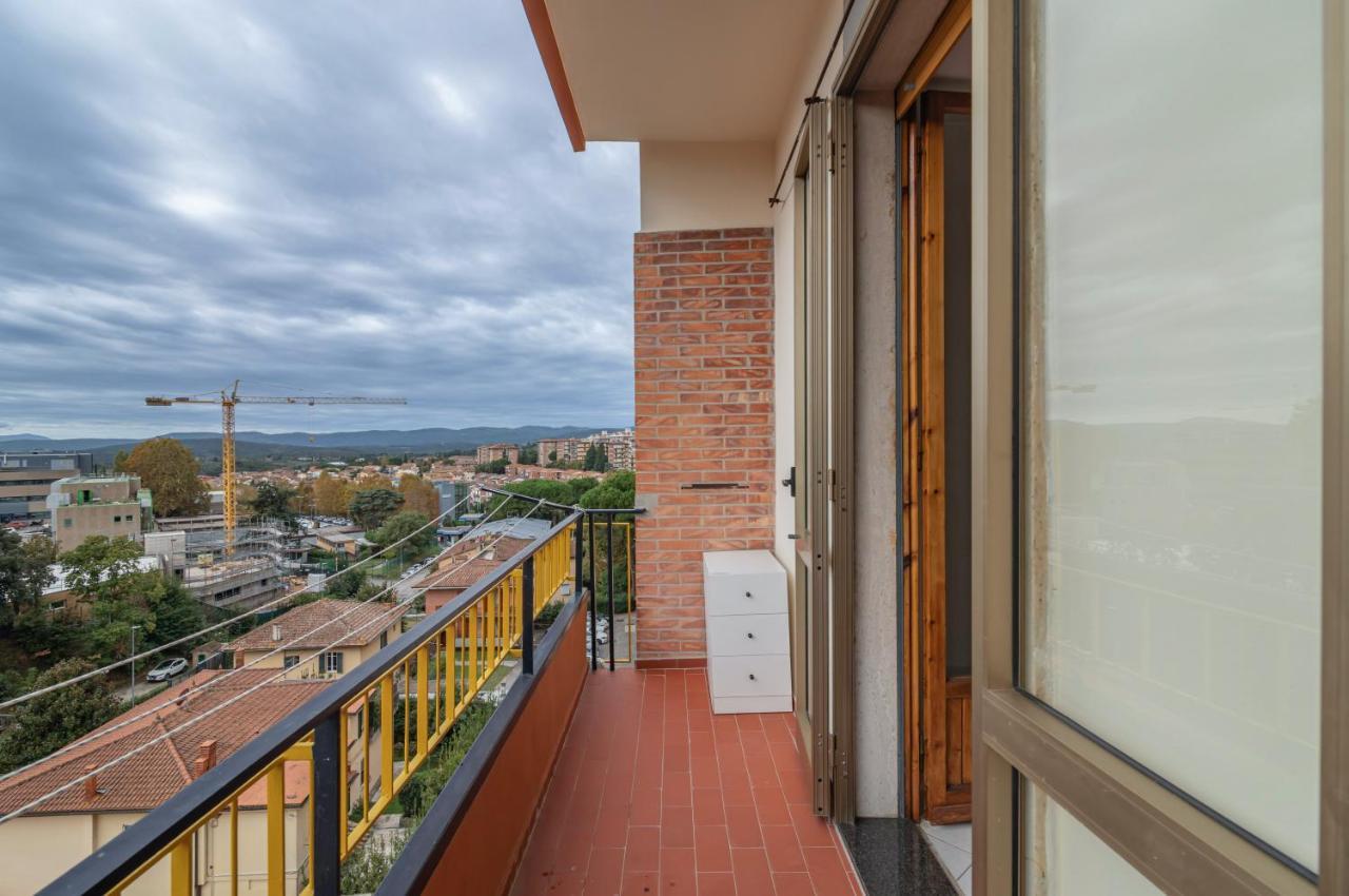 Апартаменти Comfy Flat Steps Away From Siena Station! Екстер'єр фото
